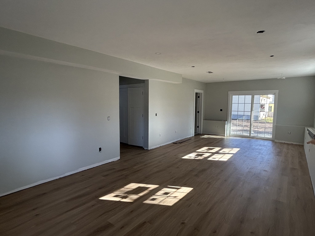 Wilmington, Massachusetts, 01887, United States, 3 Bedrooms Bedrooms, ,4 BathroomsBathrooms,Residential,For Sale,1979686