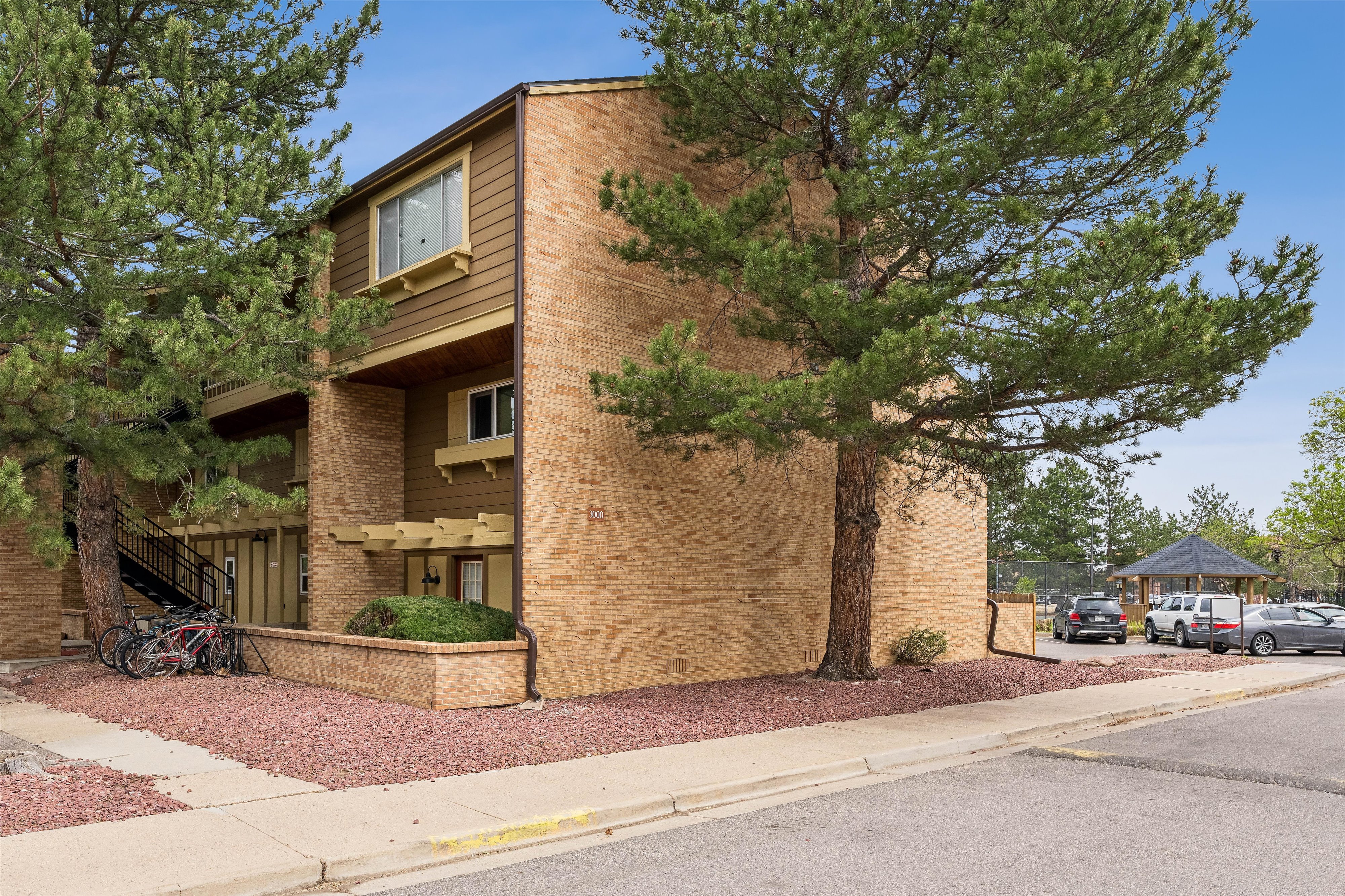  Tastefully Remodeled 3-Bedroom Condo Just Steps from CU Boulder - 物件實景