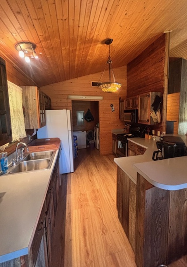 Hatfield, Arkansas, 71945, United States, 2 Bedrooms Bedrooms, ,1 BathroomBathrooms,Residential,For Sale,1977667