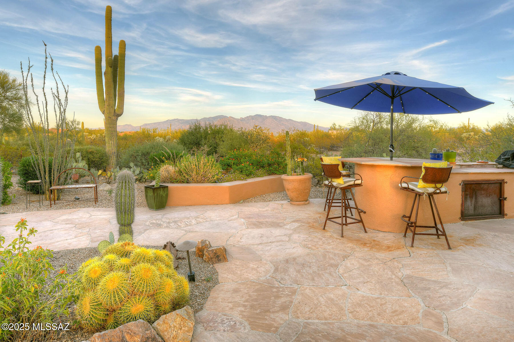 Tucson, Arizona, 85745, United States, 3 Bedrooms Bedrooms, ,3 BathroomsBathrooms,Residential,For Sale,1989628