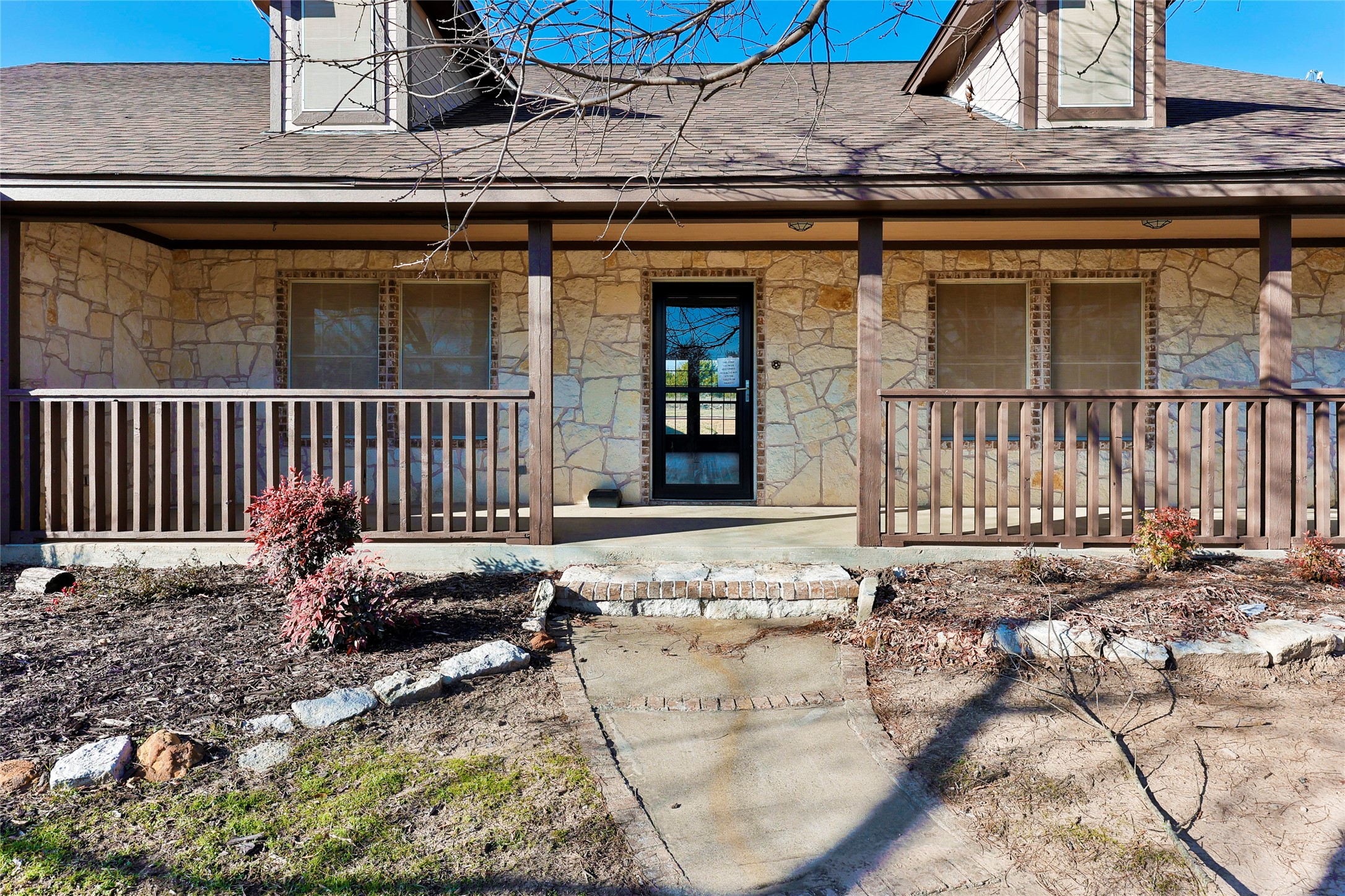 Weatherford, Texas, 76088, United States, 4 Bedrooms Bedrooms, ,3 BathroomsBathrooms,Residential,For Sale,1885521