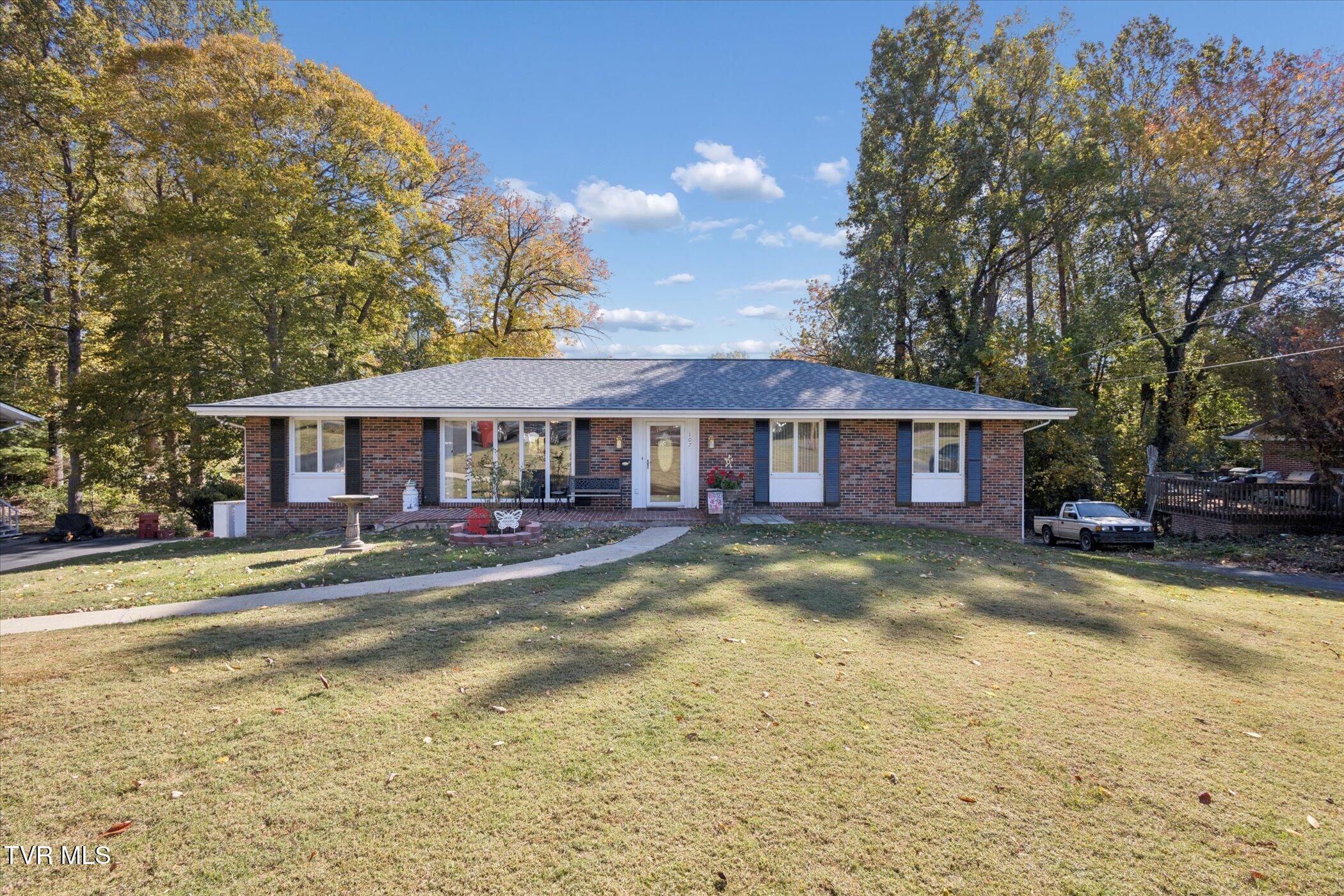 Johnson City, Tennessee, 37604, United States, 4 Bedrooms Bedrooms, ,3 BathroomsBathrooms,Residential,For Sale,1978550