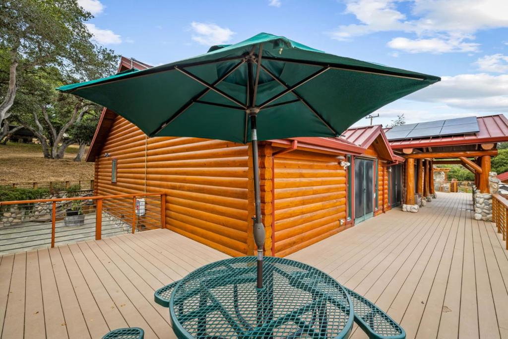 Salinas, California, 93907, United States, 3 Bedrooms Bedrooms, ,4 BathroomsBathrooms,Residential,For Sale,1974769