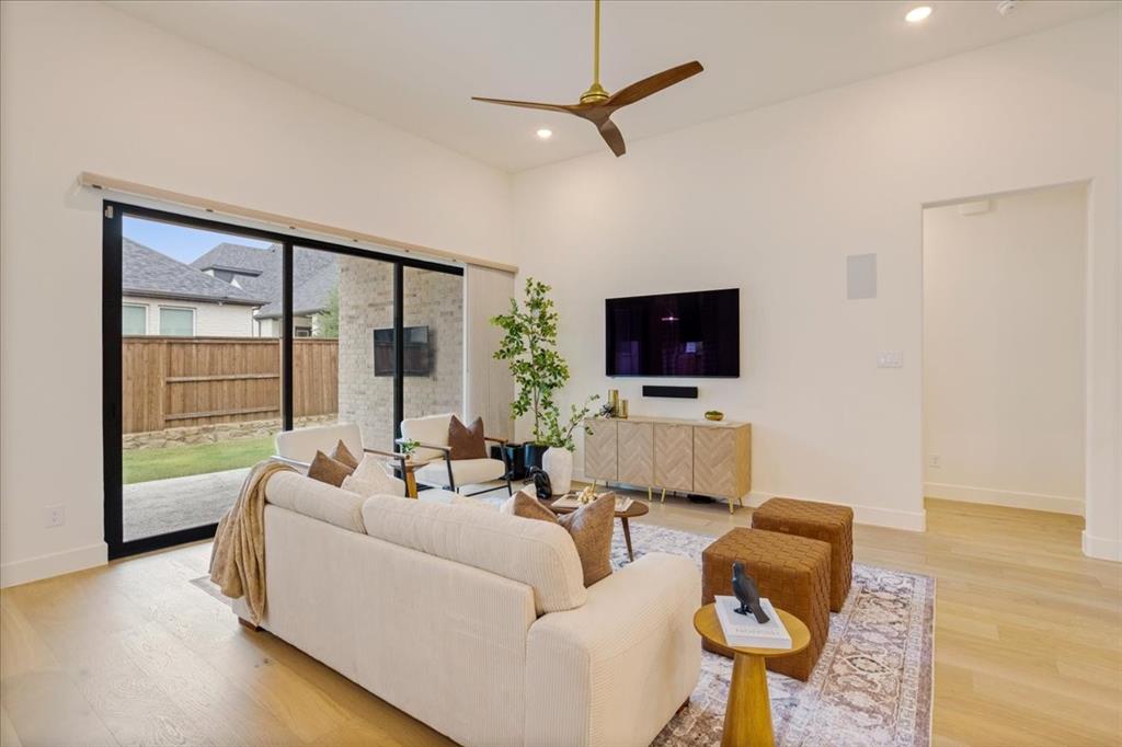 Prosper, Texas, 75078, United States, 4 Bedrooms Bedrooms, ,5 BathroomsBathrooms,Residential,For Sale,1901719