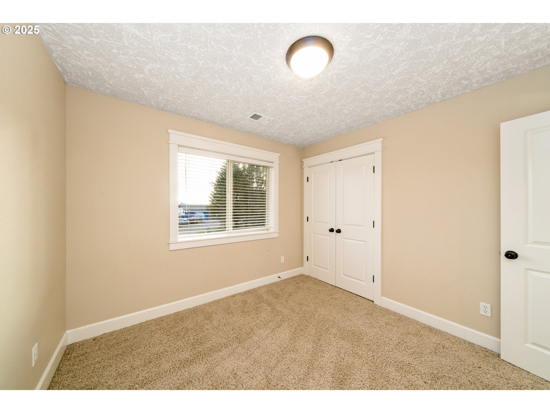 Tillamook, Oregon, 97141, United States, 3 Bedrooms Bedrooms, ,4 BathroomsBathrooms,Residential,For Sale,1998230