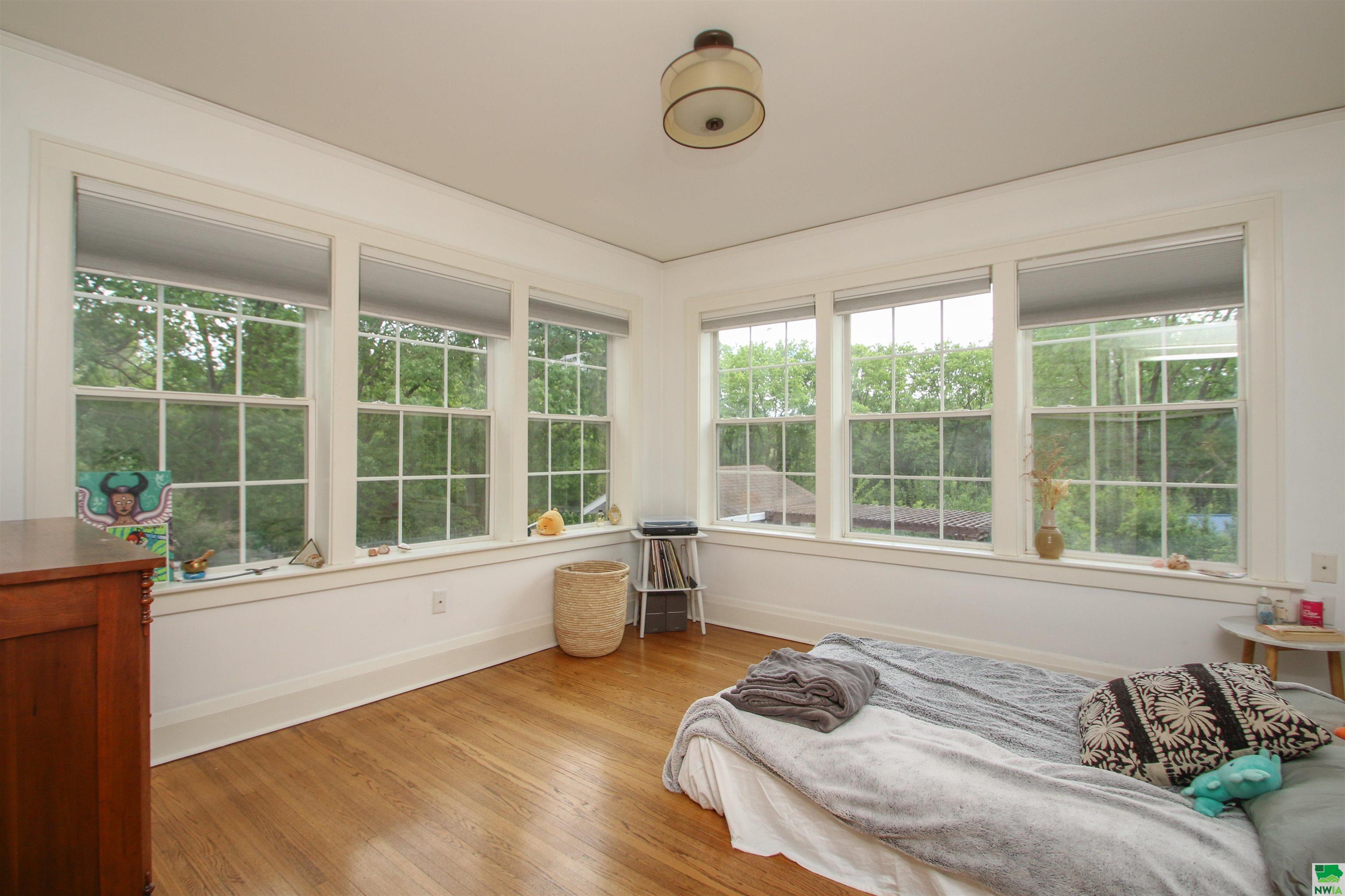 Sioux City, Iowa, 51103, United States, 5 Bedrooms Bedrooms, ,3 BathroomsBathrooms,Residential,For Sale,1824079