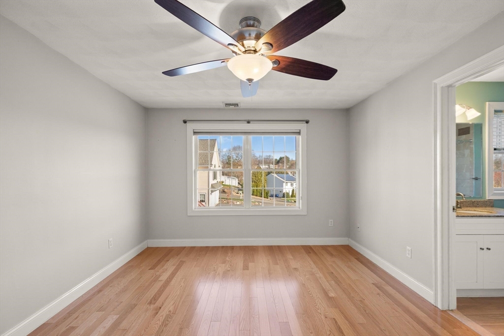 Saugus, Massachusetts, 01906, United States, 2 Bedrooms Bedrooms, ,3 BathroomsBathrooms,Residential,For Sale,2039895