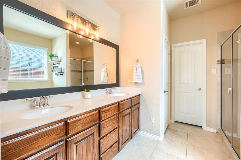 Rockwall, Texas, 75087, United States, 4 Bedrooms Bedrooms, ,4 BathroomsBathrooms,Residential,For Sale,1955135