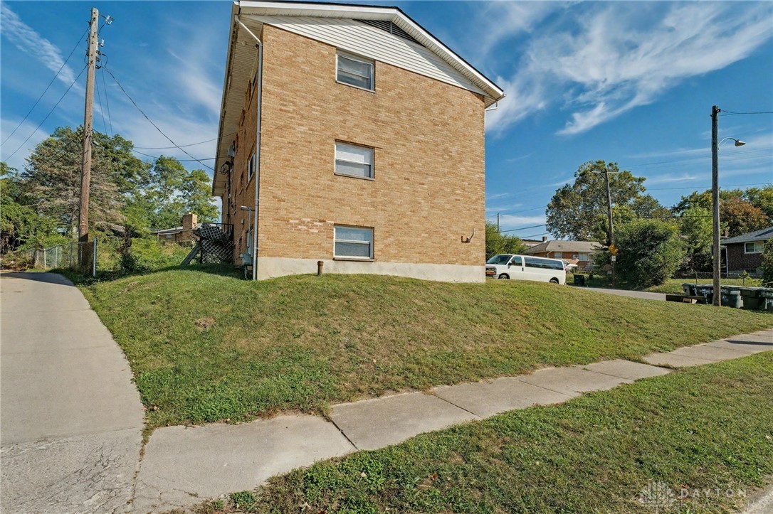 Dayton, Ohio, 45403, United States, 12 Bedrooms Bedrooms, ,6 BathroomsBathrooms,Residential,For Sale,1991543