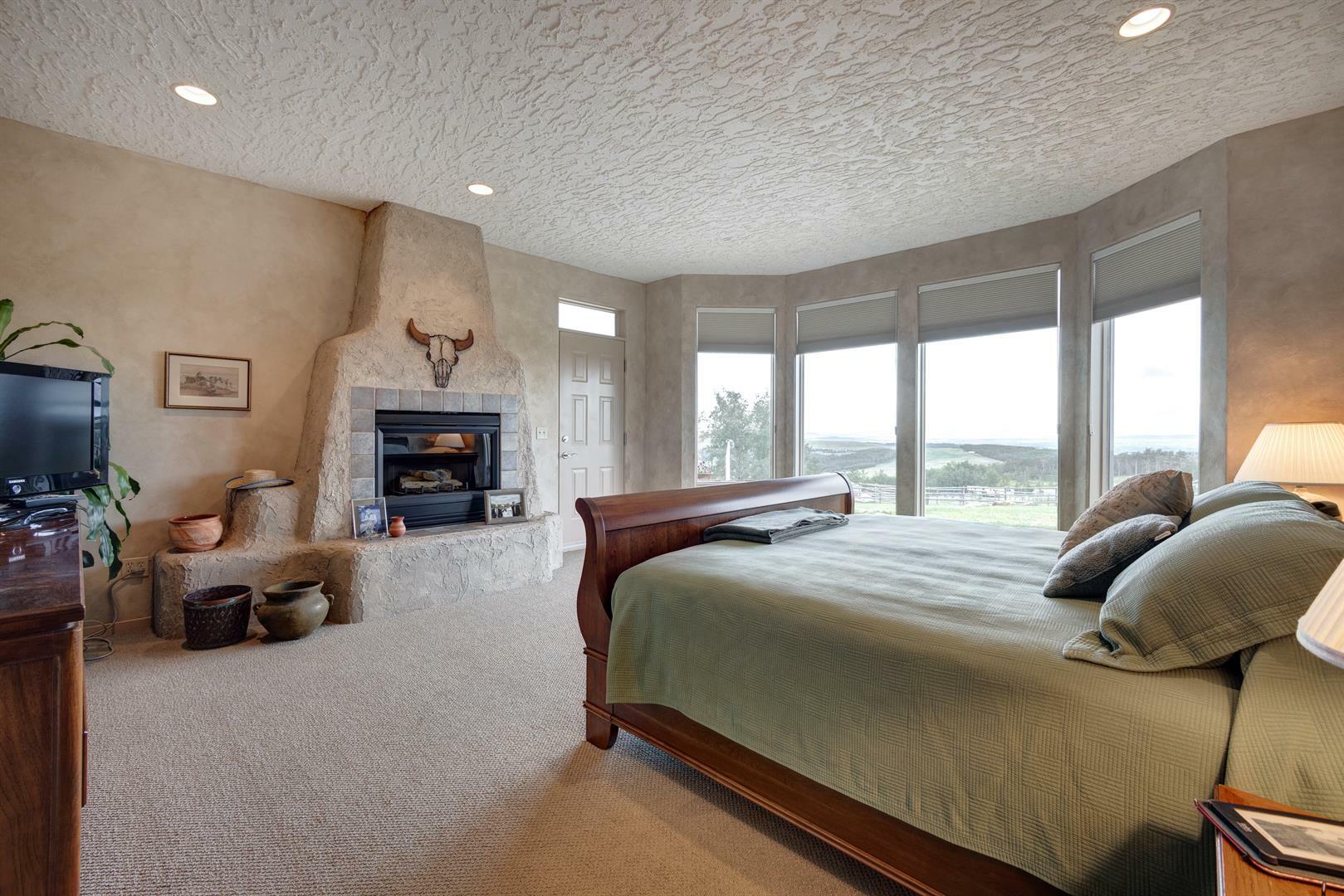 RURAL FOOTHILLS COUNTY, Alberta, T1S 4A9, CA, 3 Bedrooms Bedrooms, ,5 BathroomsBathrooms,Residential,For Sale,1838193