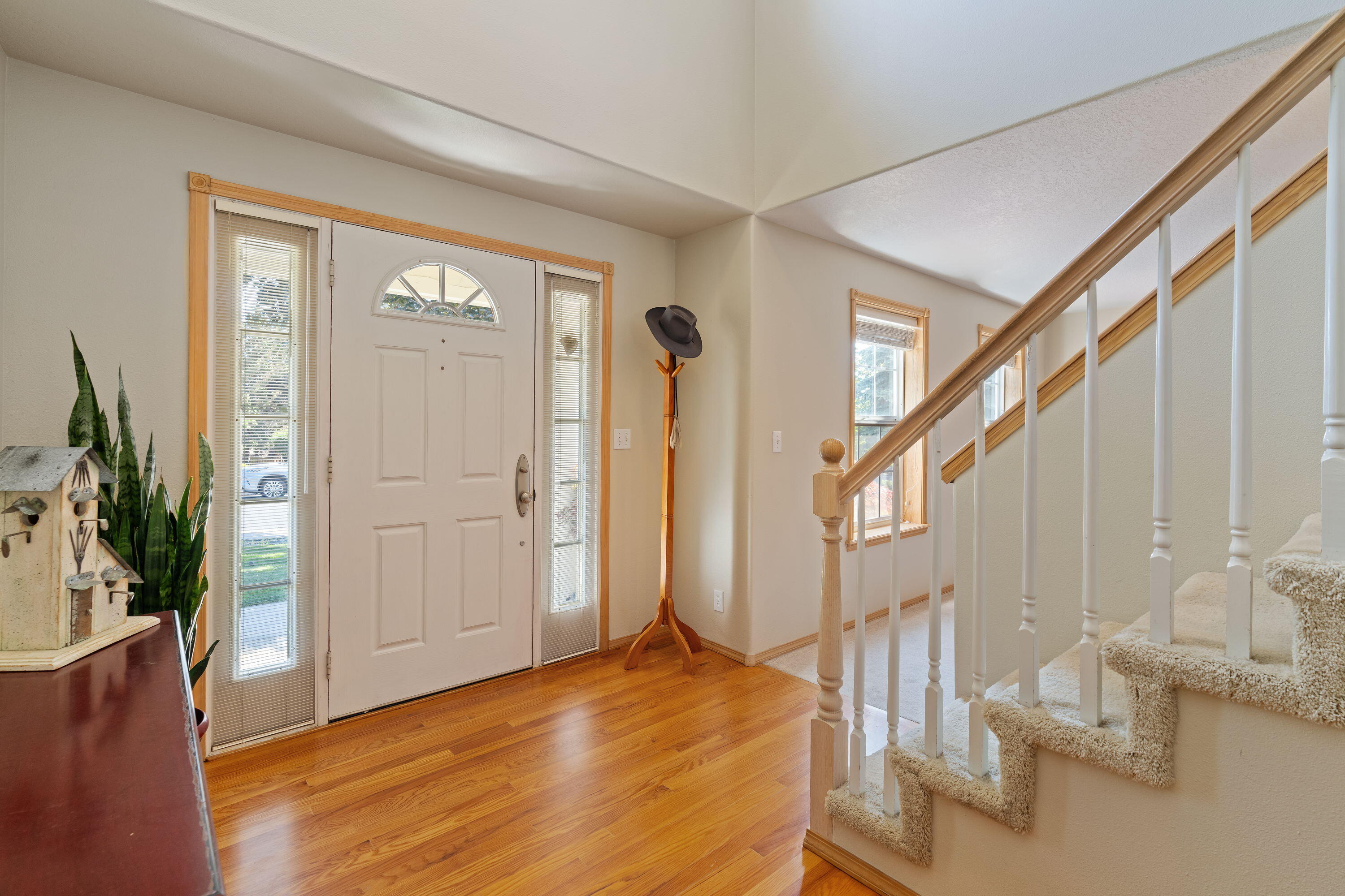 Redmond, Oregon, 97756, United States, 3 Bedrooms Bedrooms, ,4 BathroomsBathrooms,Residential,For Sale,1856956