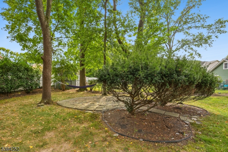 Cranford Twp., New Jersey, 07016, United States, 3 Bedrooms Bedrooms, ,2 BathroomsBathrooms,Residential,For Sale,1950969