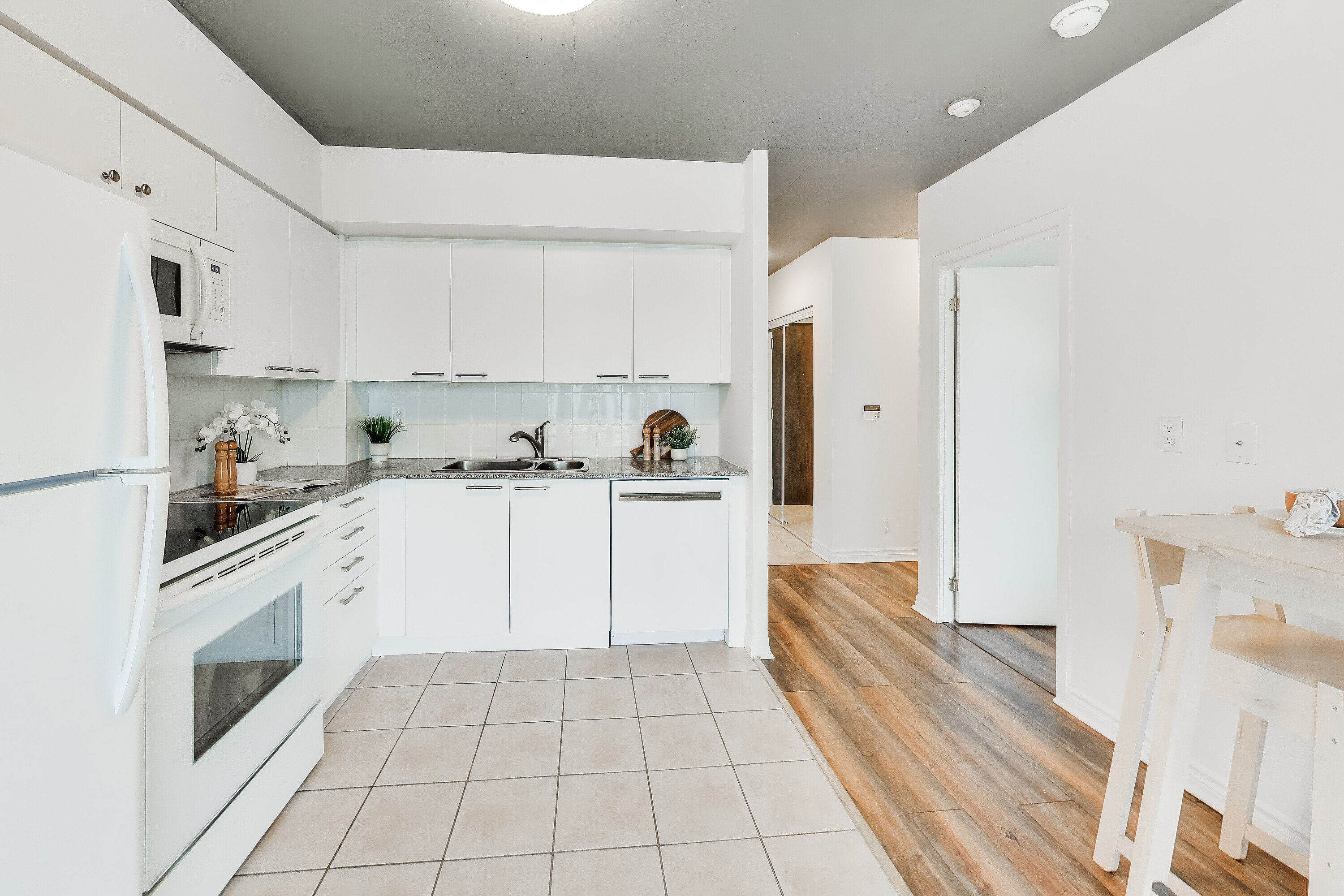  Modern Condo Living - 物件實景