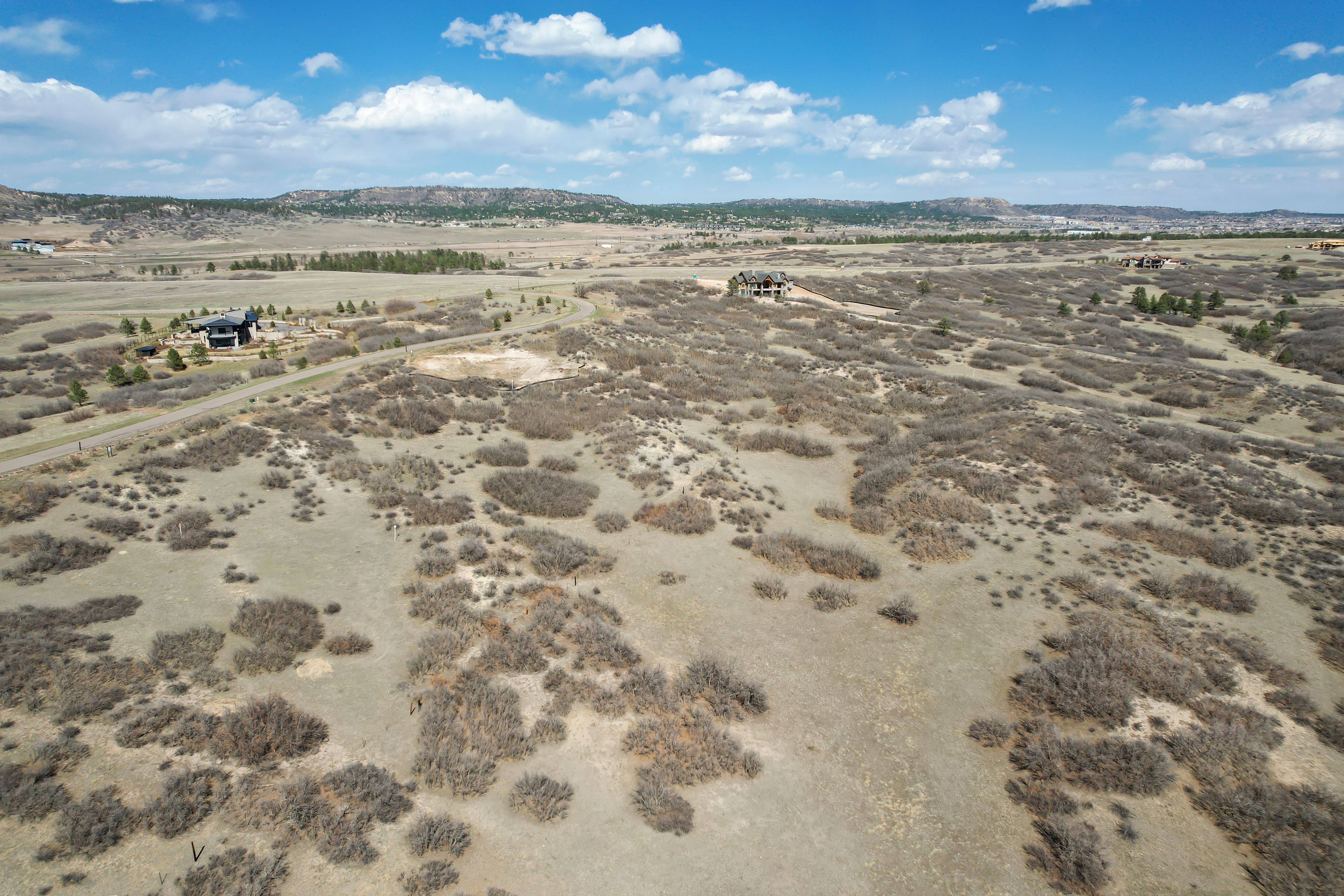  Gorgeous 4-acre lot - 物件實景