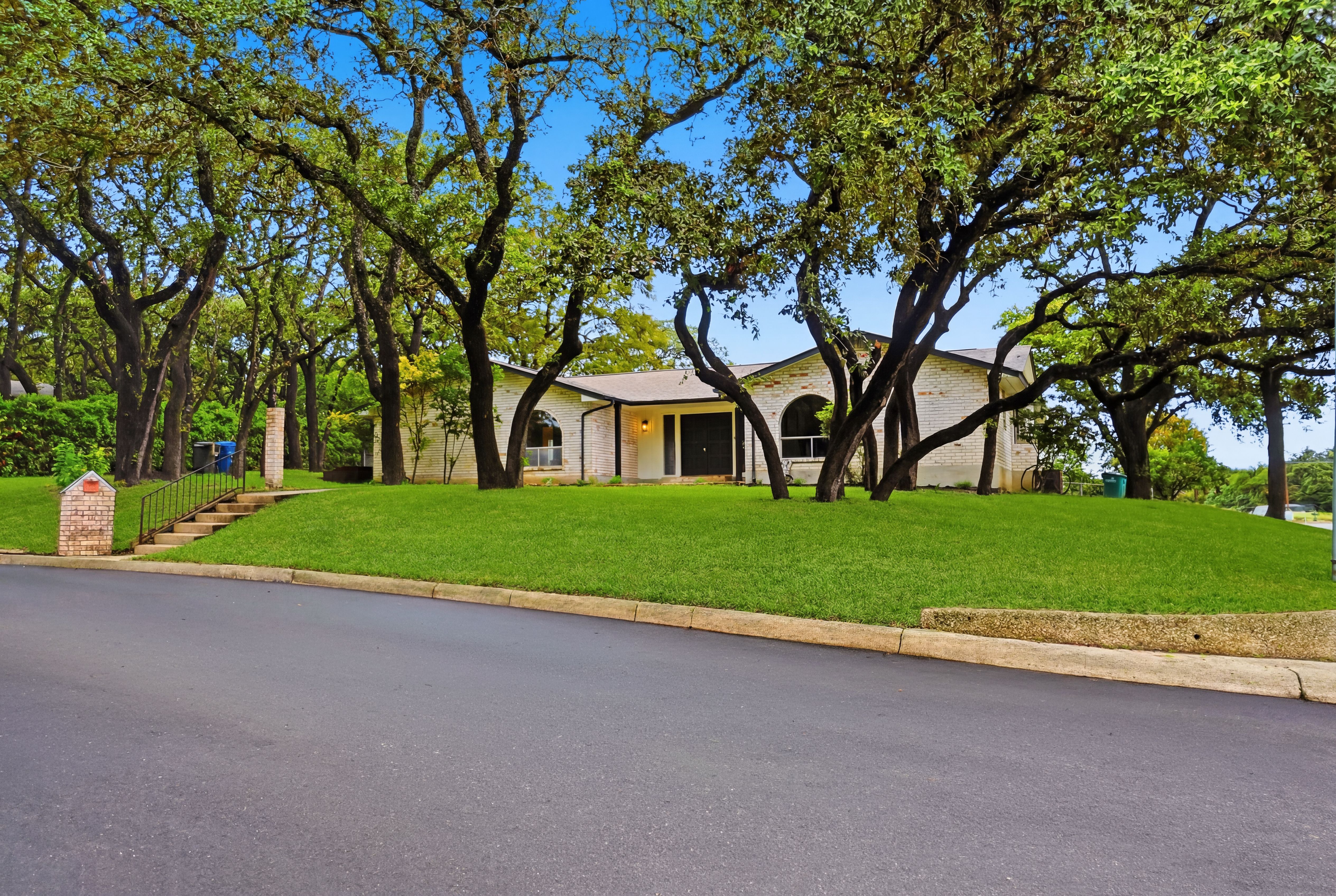2803 Deer Ledge Street 