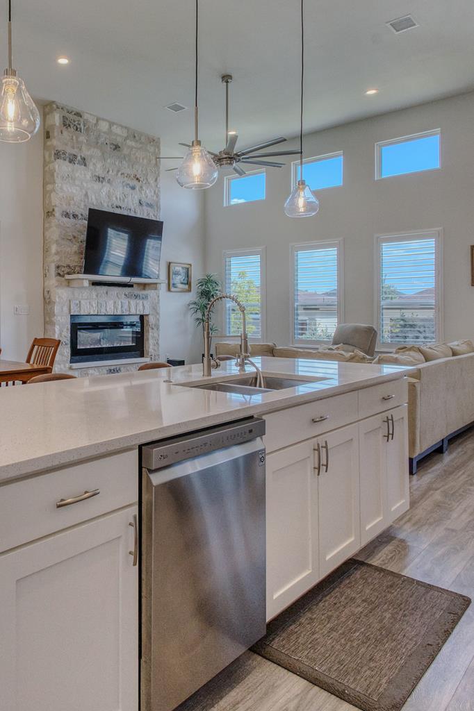 Fredericksburg, Texas, 78624, United States, 3 Bedrooms Bedrooms, ,2 BathroomsBathrooms,Residential,For Sale,1983359