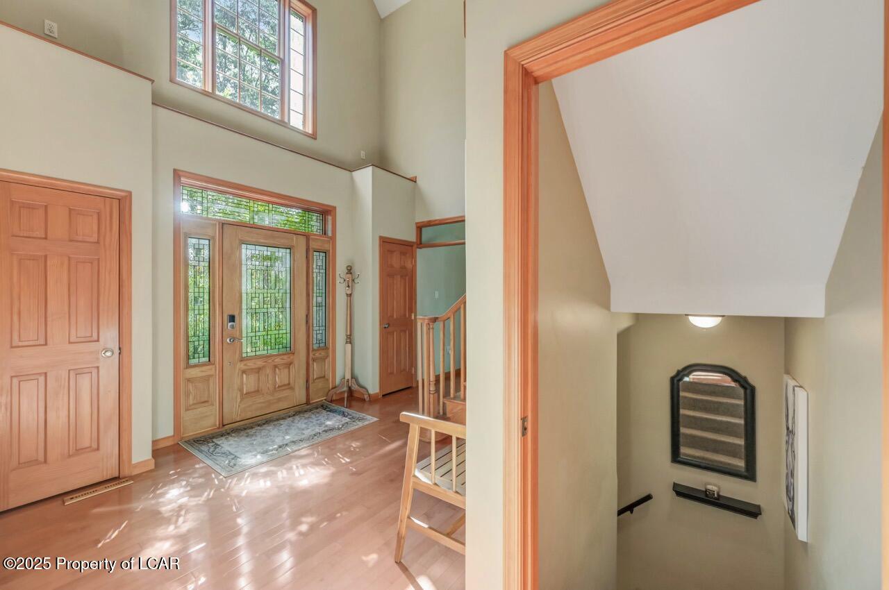 Mountain Top, Pennsylvania, 18707, United States, 4 Bedrooms Bedrooms, ,5 BathroomsBathrooms,Residential,For Sale,1944925