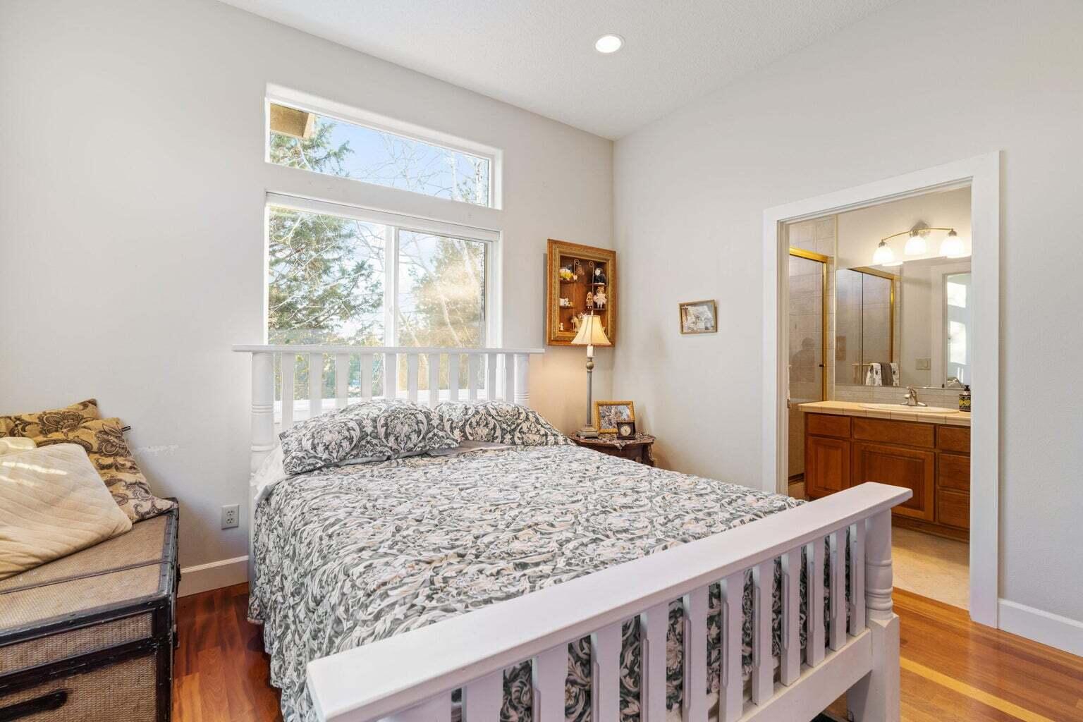 Powell Butte, Oregon, 97753, United States, 3 Bedrooms Bedrooms, ,4 BathroomsBathrooms,Residential,For Sale,1818290