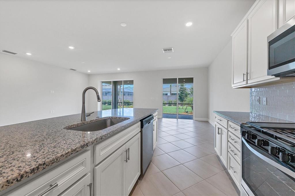 Bradenton, Florida, 34211, United States, 5 Bedrooms Bedrooms, ,4 BathroomsBathrooms,Residential,For Sale,2001693