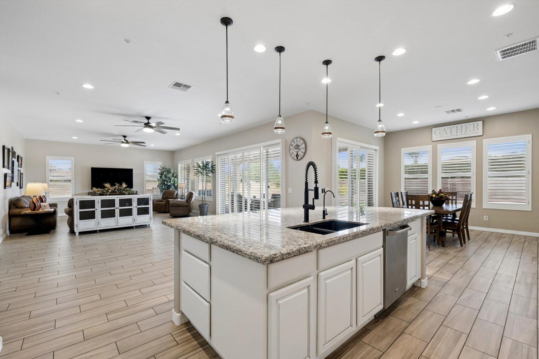  7551 W Saguaro Park Lane  Peoria, AZ - 物件實景