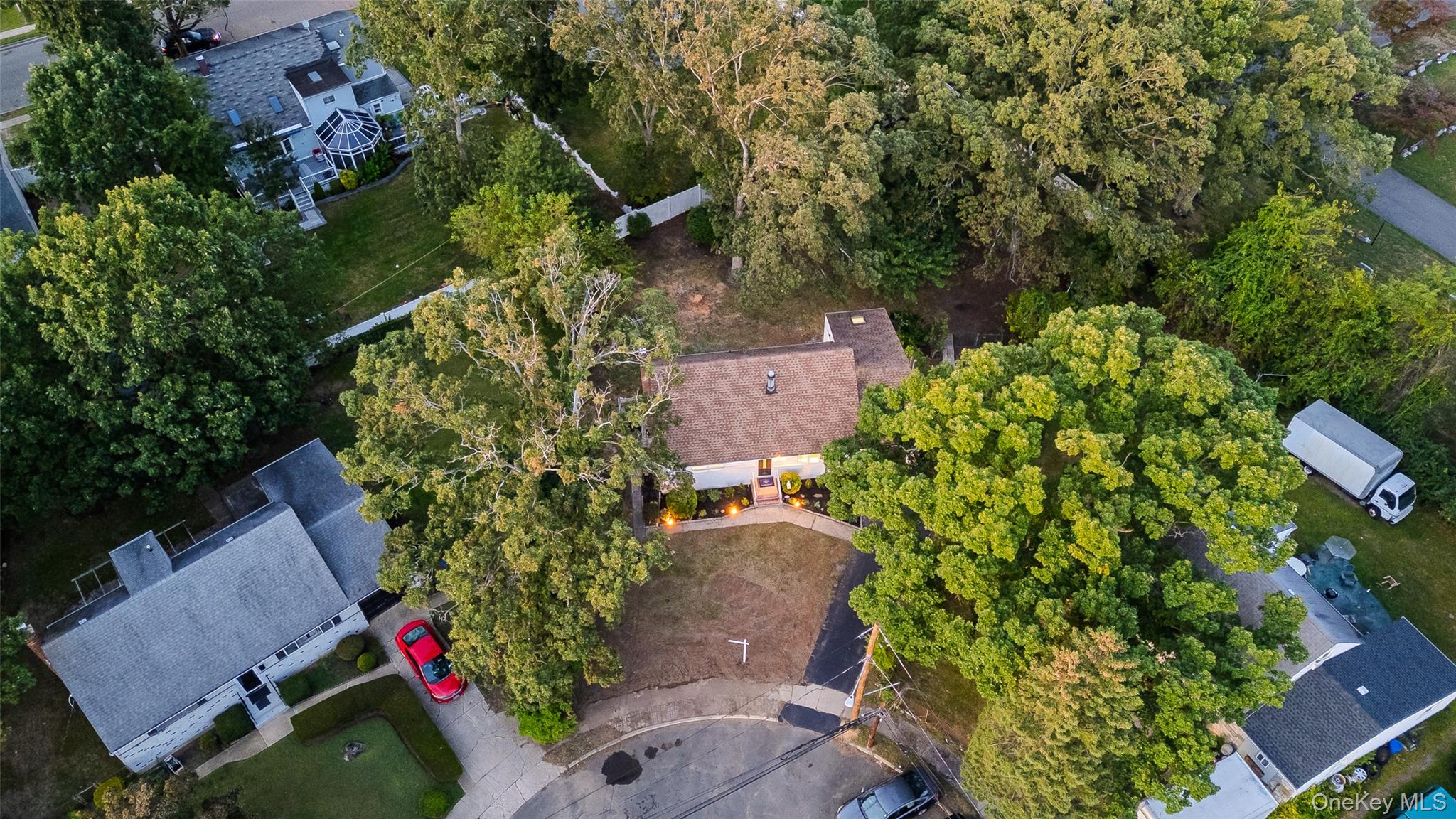 Amityville, New York, 11701, United States, 4 Bedrooms Bedrooms, ,2 BathroomsBathrooms,Residential,For Sale,2001816