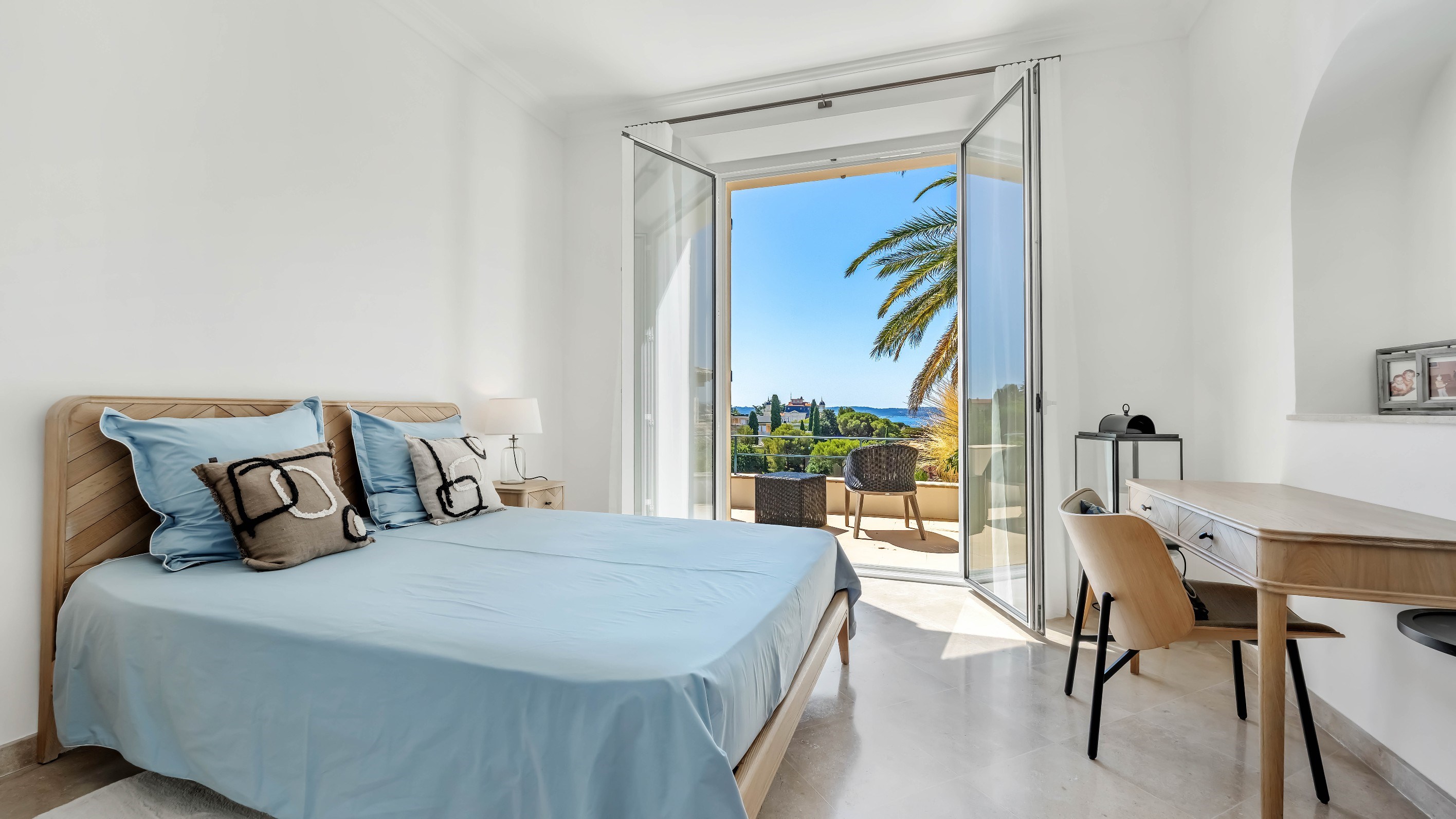  Luxury villa with panoramic Saint-Tropez views for sale in Sainte-Maxime - 物件實景