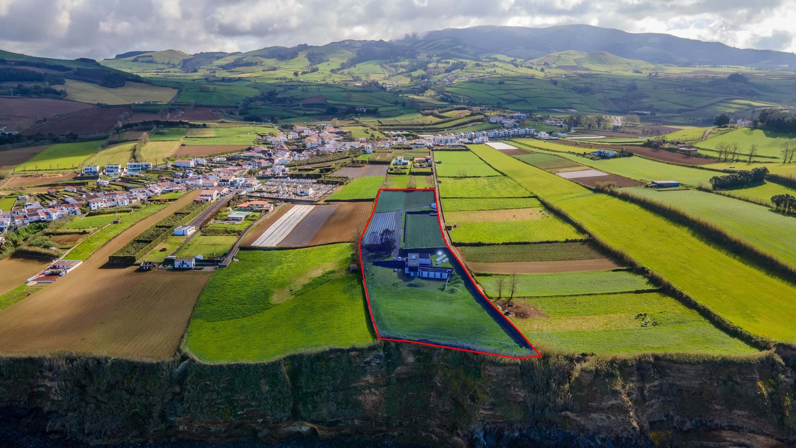 Ponta Delgada, Ilha de São Miguel, 9560-501, PT, 3 Bedrooms Bedrooms, ,4 BathroomsBathrooms,Residential,For Sale,1826448