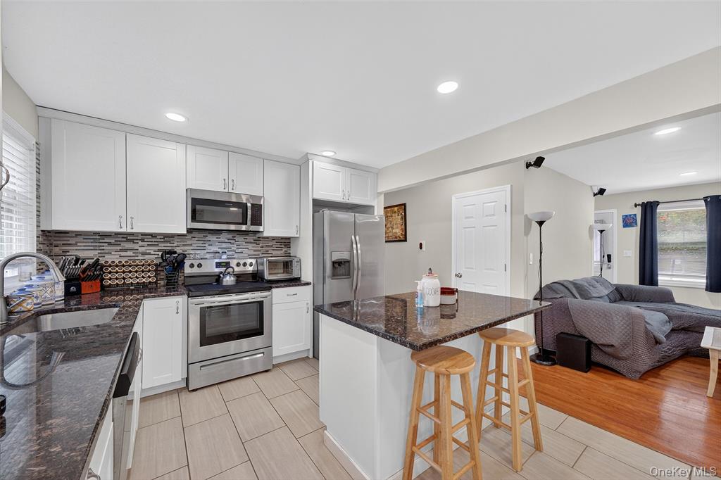 New Windsor, New York, 12553, United States, 4 Bedrooms Bedrooms, ,2 BathroomsBathrooms,Residential,For Sale,1977430