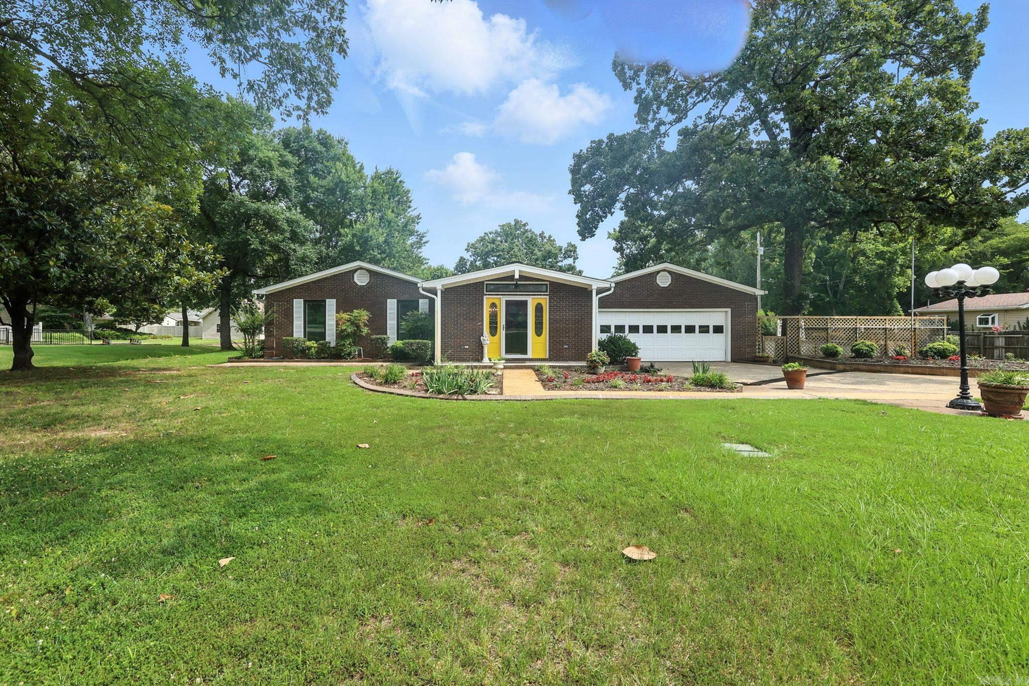 Little Rock, Arkansas, 72223, United States, 3 Bedrooms Bedrooms, ,3 BathroomsBathrooms,Residential,For Sale,1891710