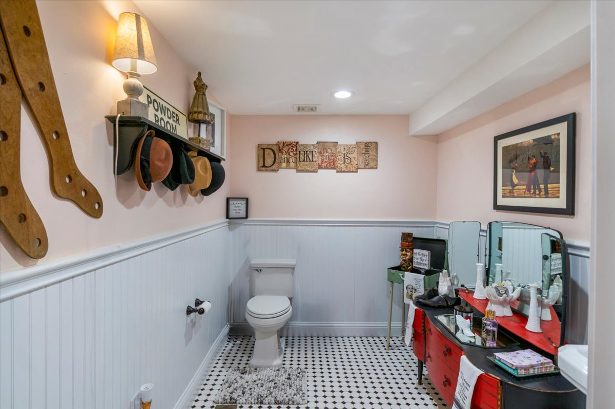 Carthage, Texas, 75633, United States, 5 Bedrooms Bedrooms, ,4 BathroomsBathrooms,Residential,For Sale,1804016