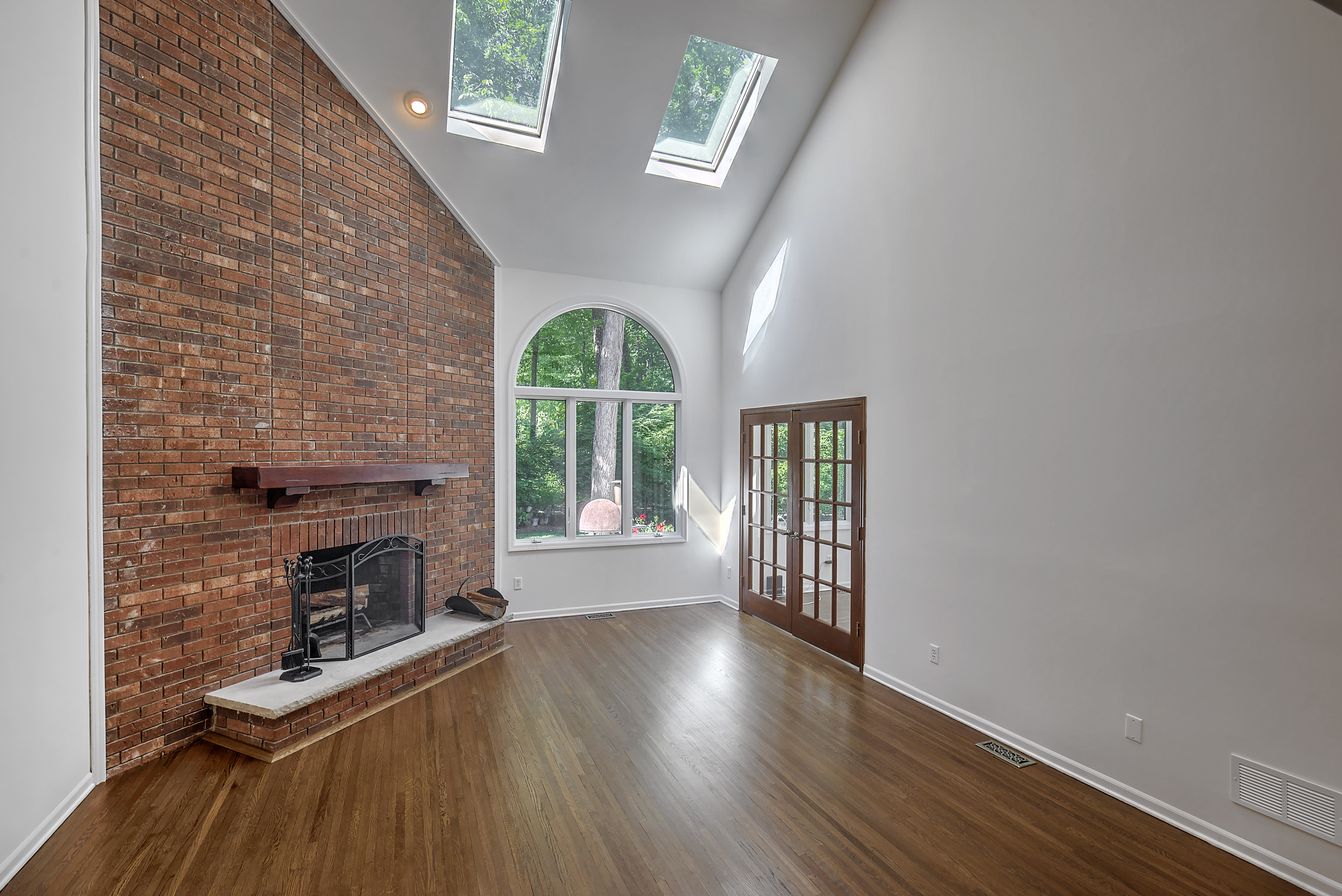 Exceptional Colonial Home Located in a Remarkable Setting - 物件實景