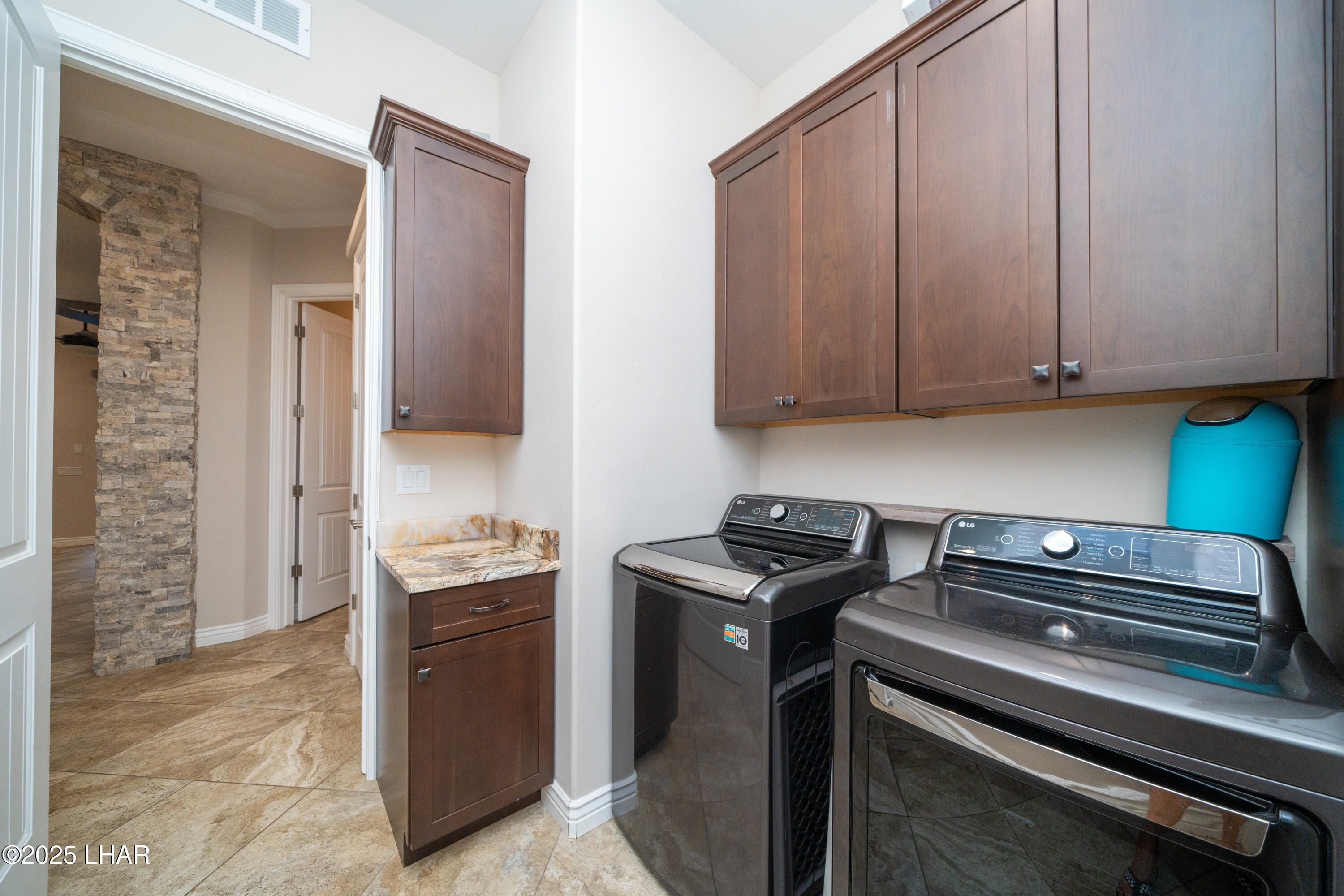 Lake Havasu City, Arizona, 86403, United States, 3 Bedrooms Bedrooms, ,4 BathroomsBathrooms,Residential,For Sale,1827027