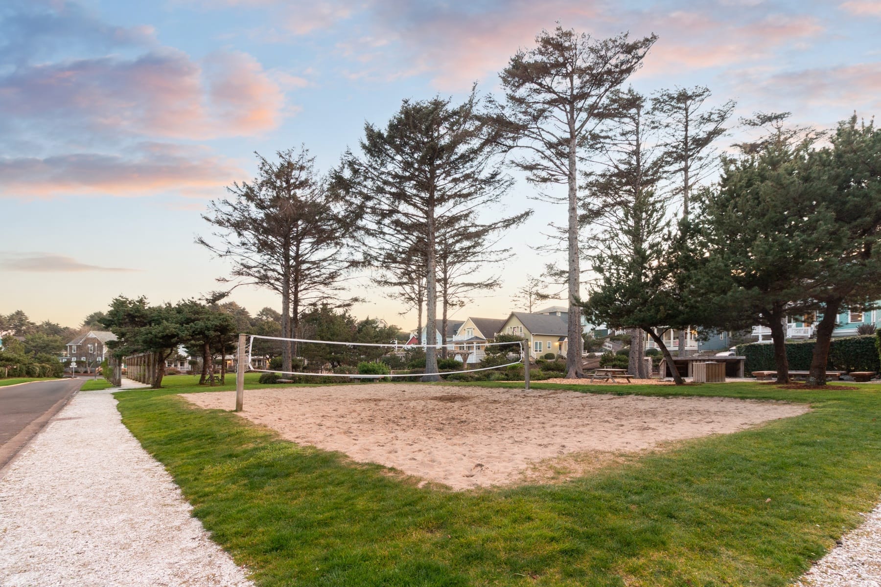  617 SW 27TH WAY Lincoln City, OR 97367 - 物件實景