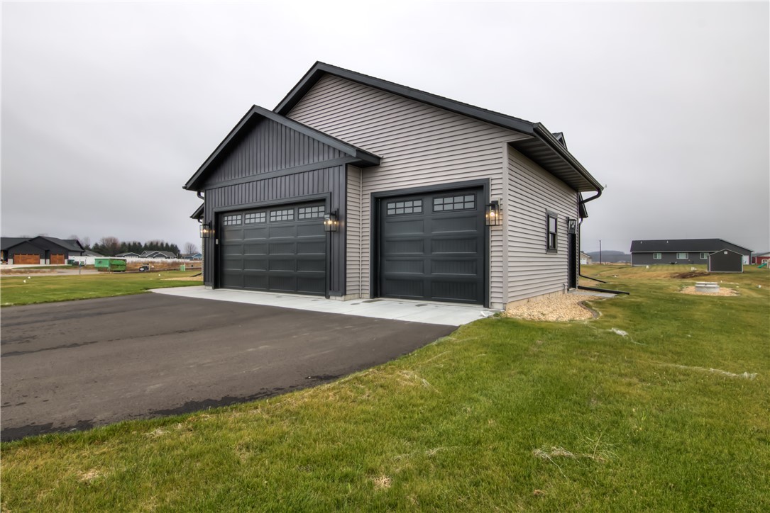 Chippewa Falls, Wisconsin, 54729, United States, 5 Bedrooms Bedrooms, ,3 BathroomsBathrooms,Residential,For Sale,1979363