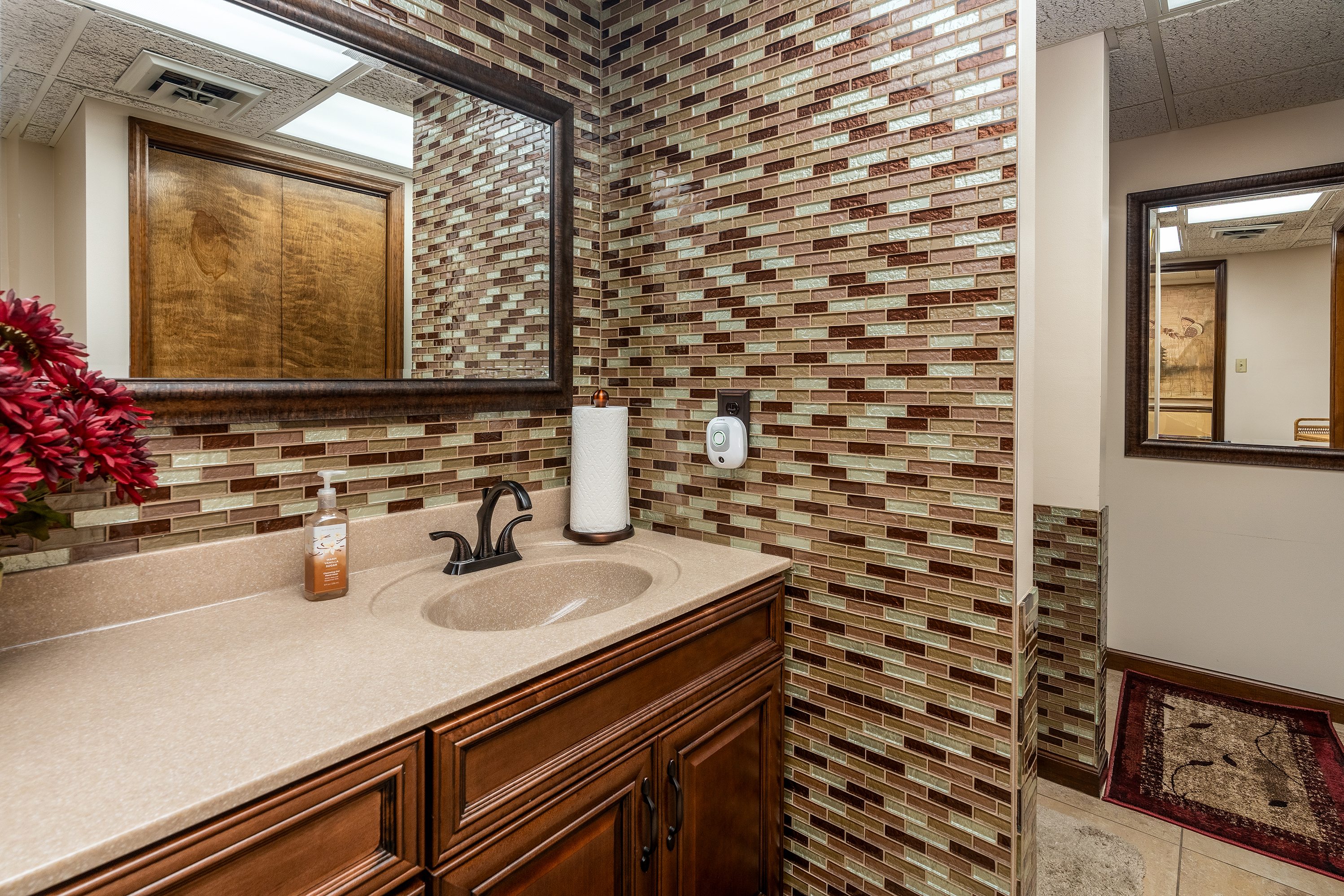 Marion, Illinois, 62959, United States, 7 Bedrooms Bedrooms, ,7 BathroomsBathrooms,Residential,For Sale,1979062