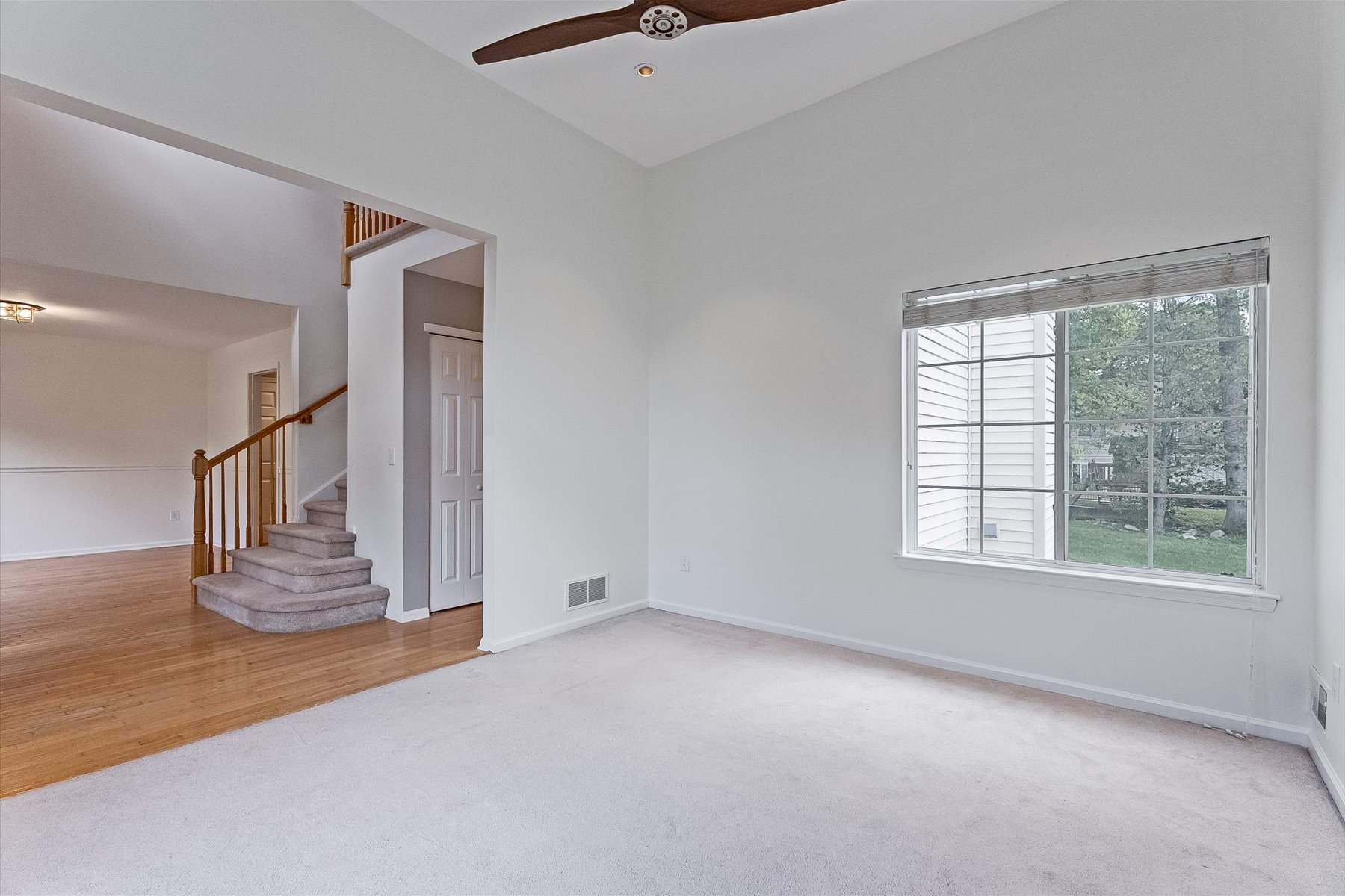  ?Country Oaks? Colonial Home Provides Comfort and Space in a Great Location - 物件實景