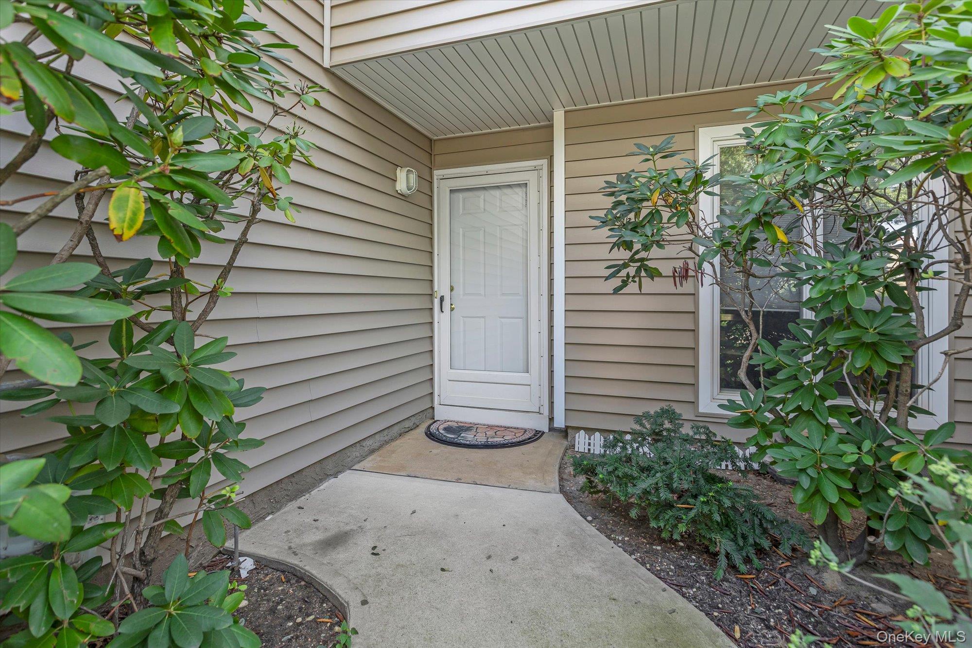 Kristin Ln, Hauppauge, NY 11788 #1
