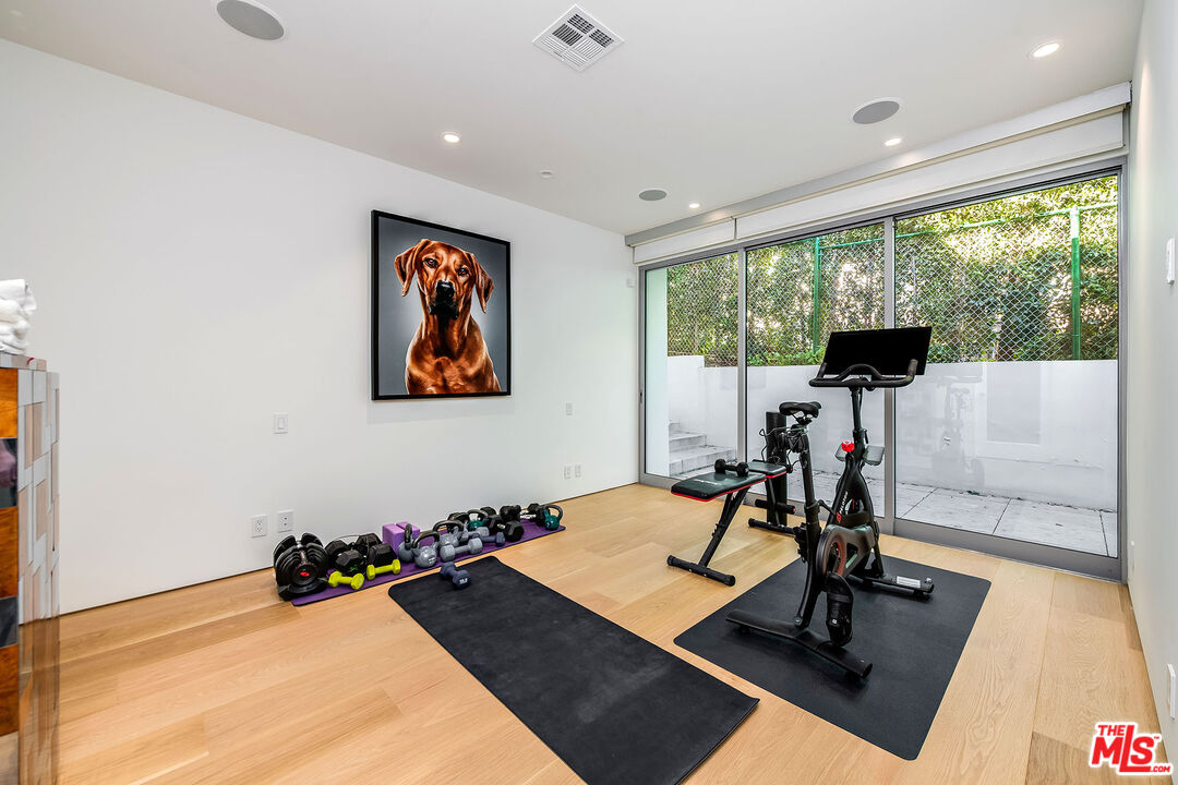 Beverly Hills, California, 90210, United States, 4 Bedrooms Bedrooms, ,5 BathroomsBathrooms,Residential,For Sale,1687212