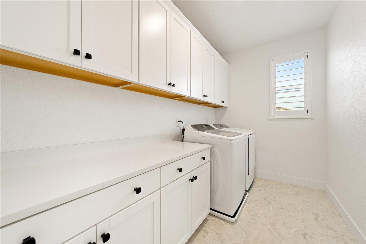 Roseville, California, 95747, United States, 5 Bedrooms Bedrooms, ,4 BathroomsBathrooms,Residential,For Sale,1998705