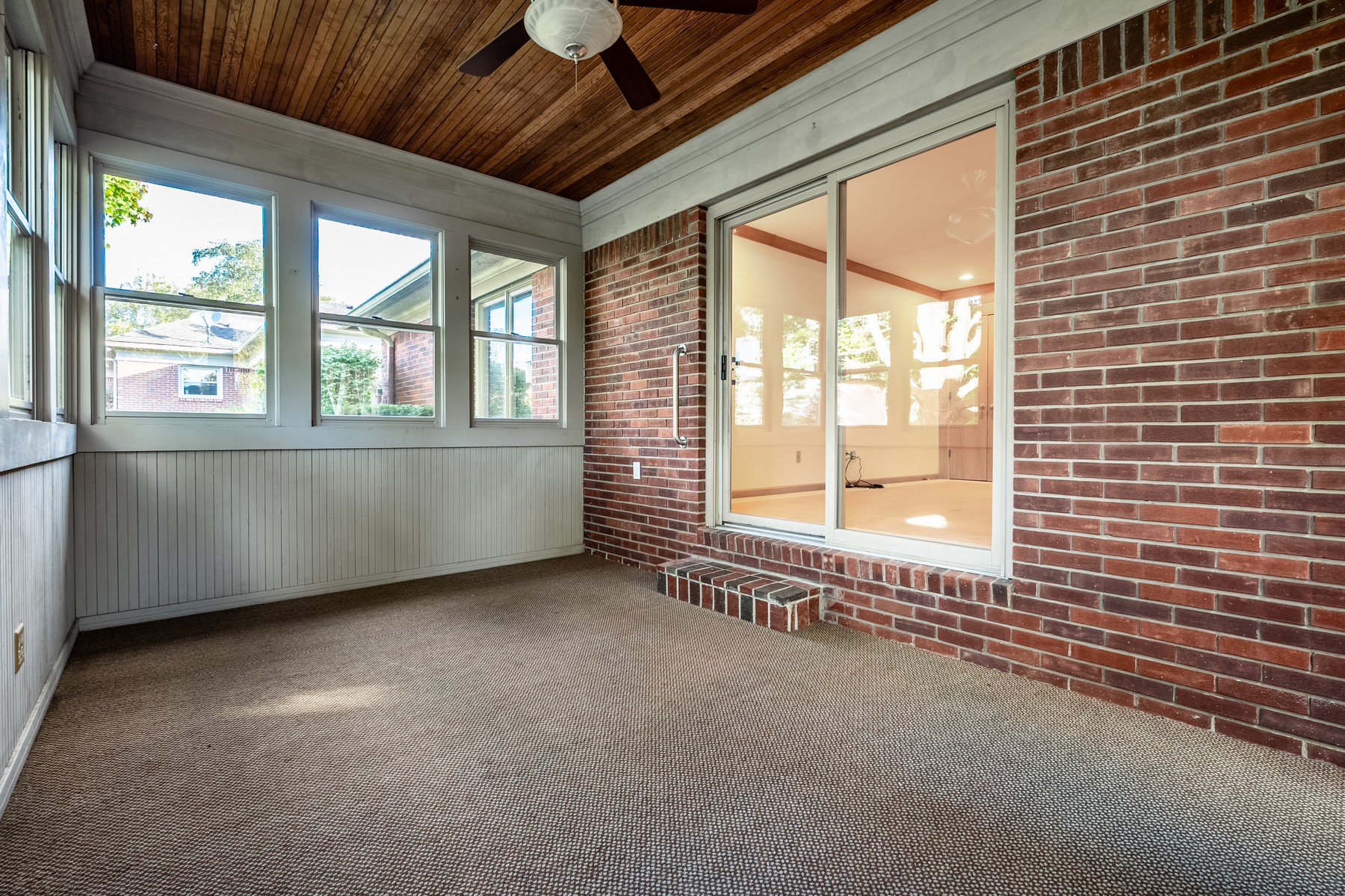  Charming Ranch Home with Pond Views - 物件實景
