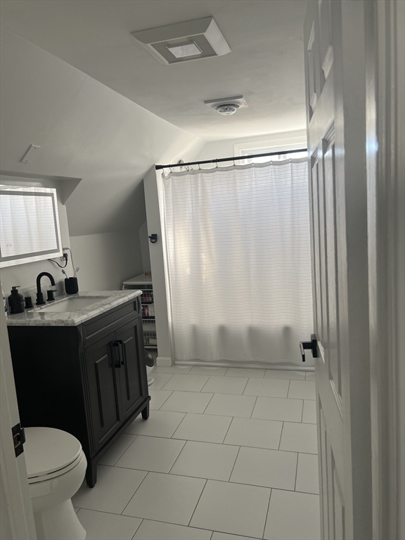 Lynn, Massachusetts, 01905, United States, 2 Bedrooms Bedrooms, ,2 BathroomsBathrooms,Residential,For Sale,1972732