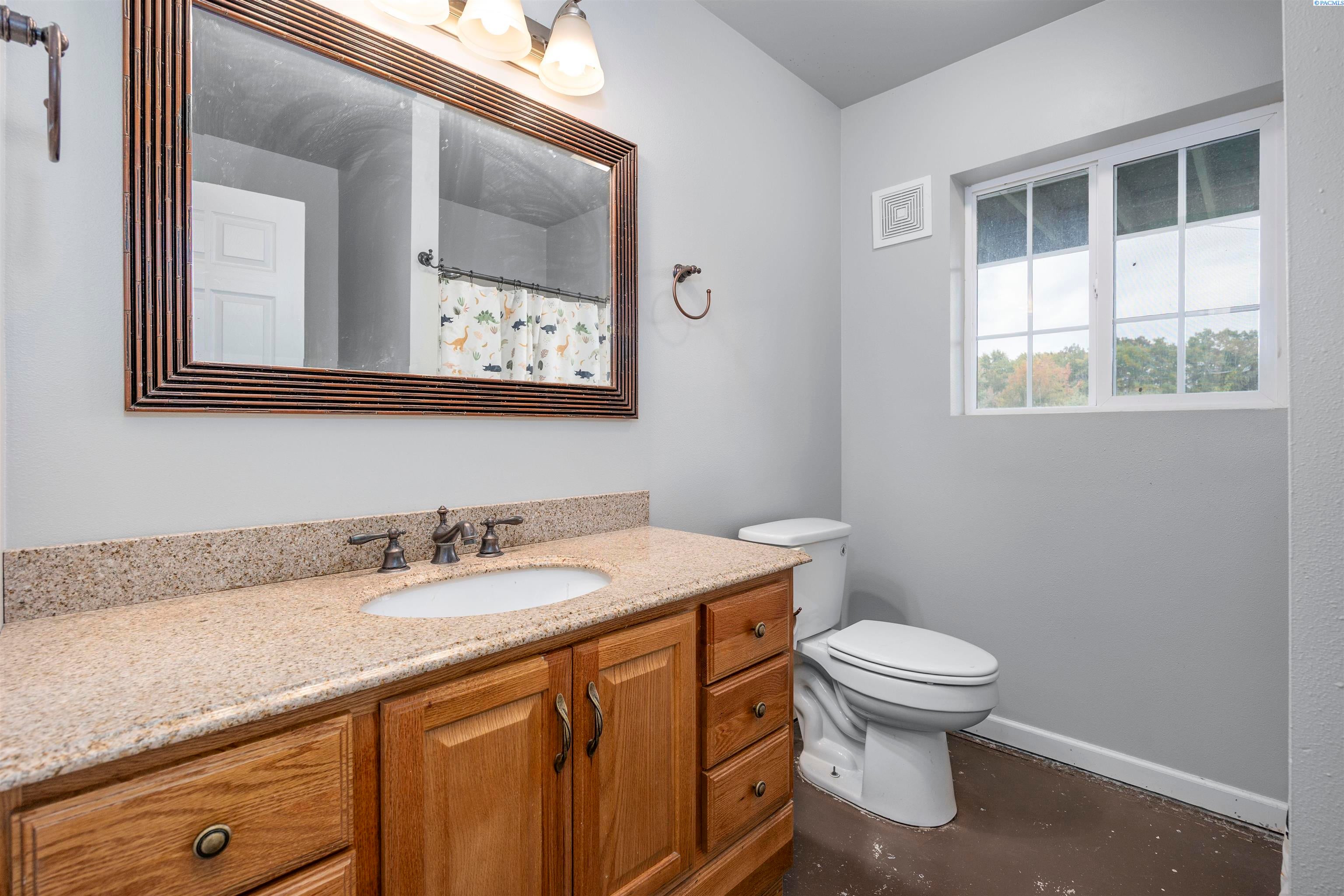 Richland, Washington, 99354, United States, 3 Bedrooms Bedrooms, ,2 BathroomsBathrooms,Residential,For Sale,1978459