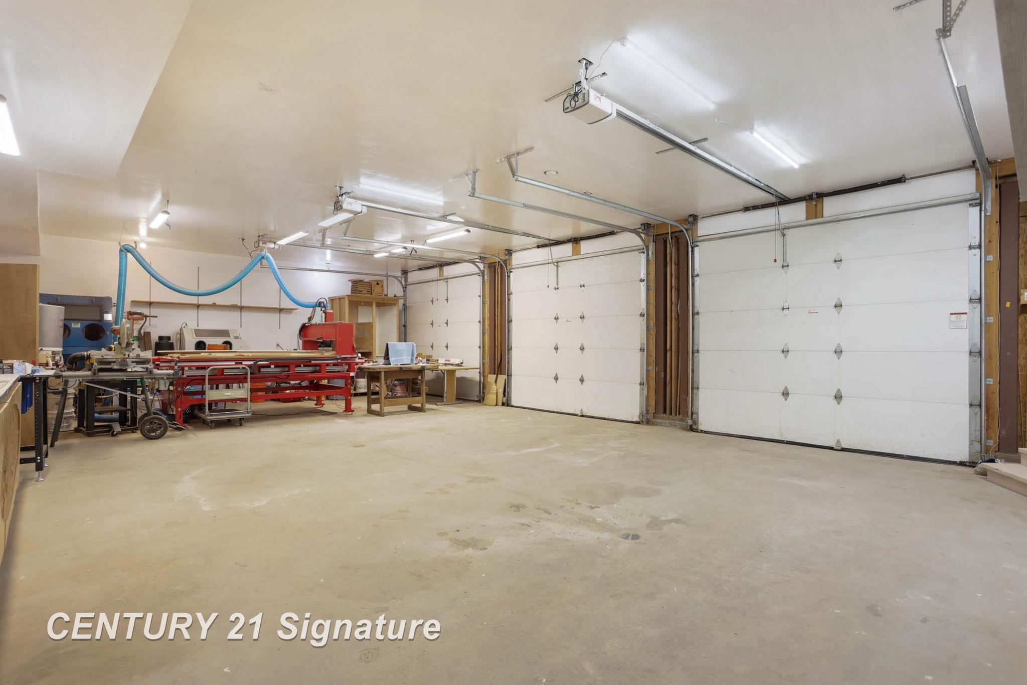 Hemlock, Michigan, 48626, United States, 6 Bedrooms Bedrooms, ,5 BathroomsBathrooms,Residential,For Sale,1984080