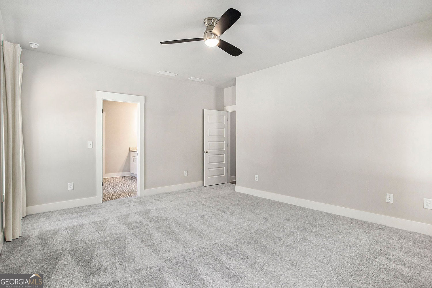 Gainesville, Georgia, 30506, United States, 3 Bedrooms Bedrooms, ,4 BathroomsBathrooms,Residential,For Sale,1965754