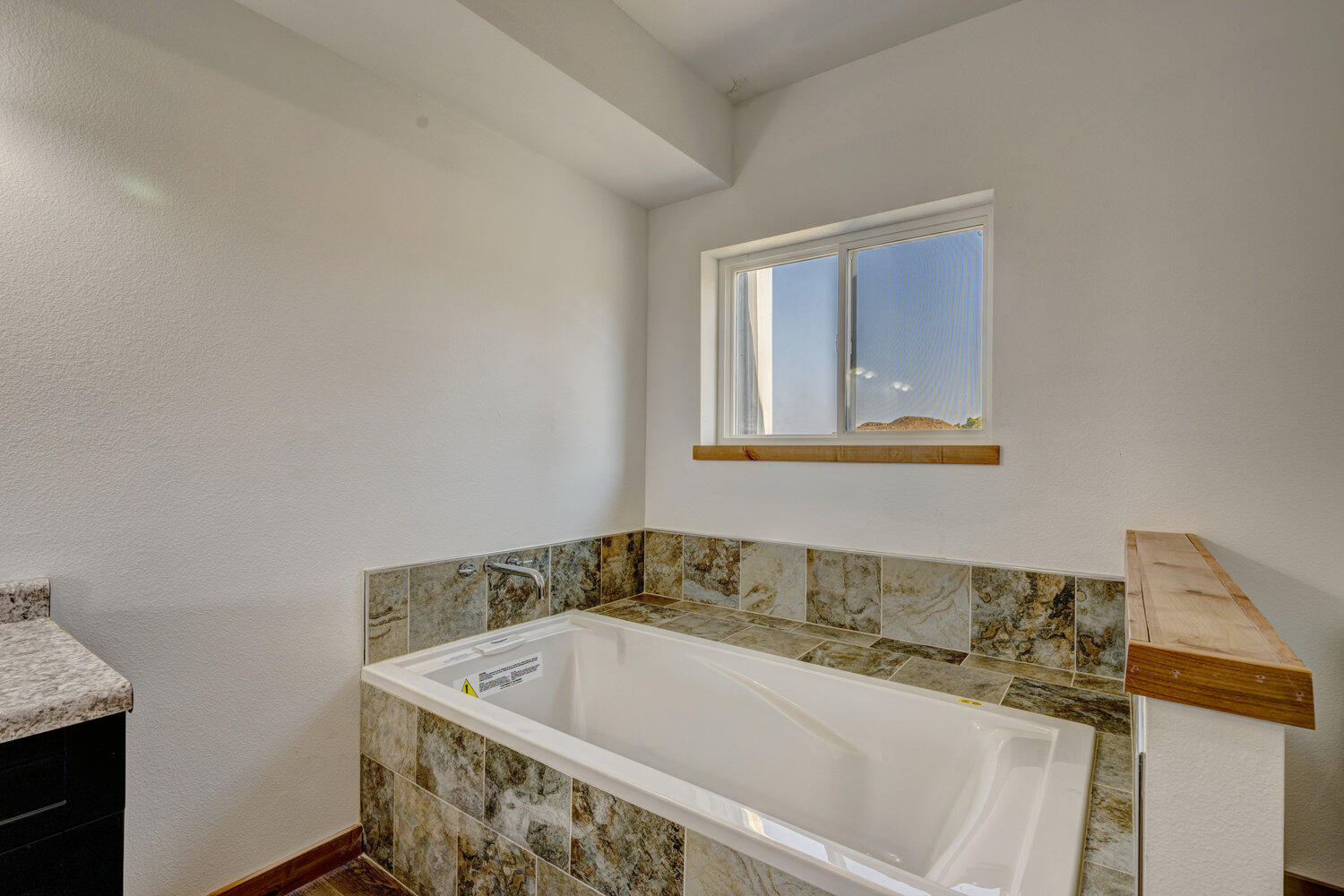 Wyarno, Wyoming, 82845, United States, 6 Bedrooms Bedrooms, ,3 BathroomsBathrooms,Residential,For Sale,1941792