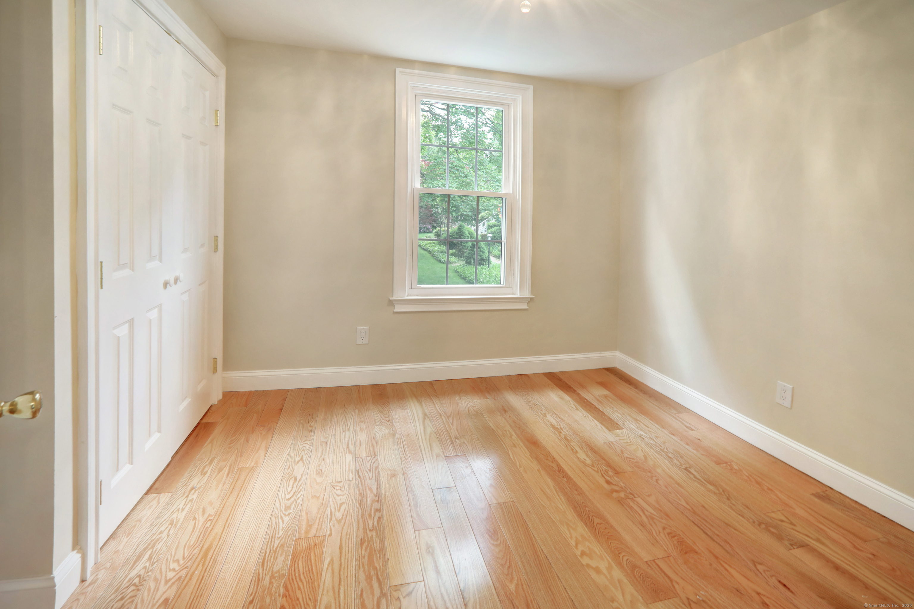 Hamden, Connecticut, 06518, United States, 9 Bedrooms Bedrooms, ,3 BathroomsBathrooms,Residential,For Sale,1940176