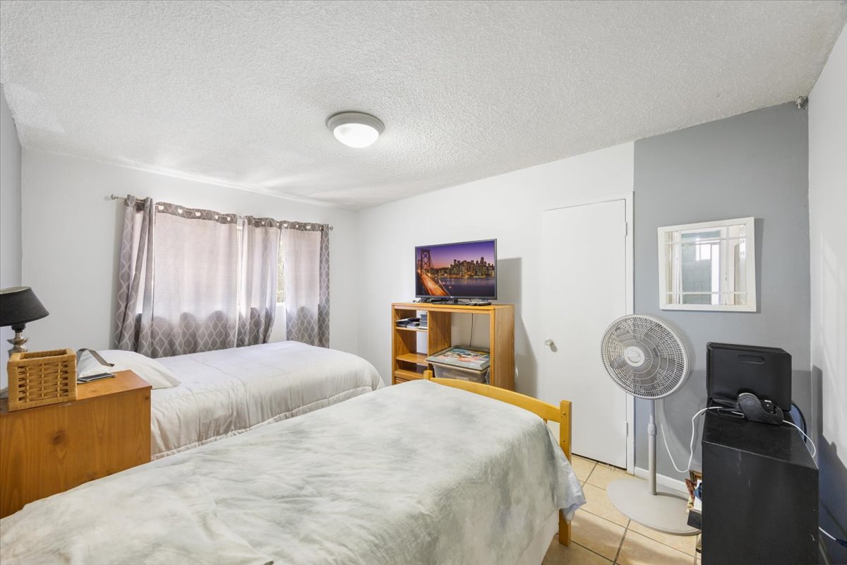 San Jacinto, California, 92583, United States, 6 Bedrooms Bedrooms, ,4 BathroomsBathrooms,Residential,For Sale,1977505