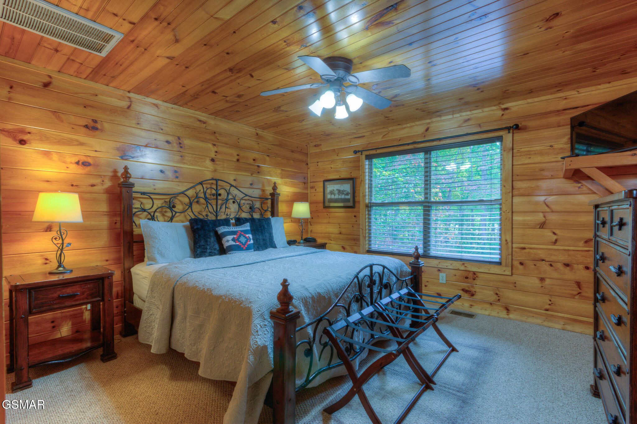 Sevierville, Tennessee, 37876, United States, 2 Bedrooms Bedrooms, ,3 BathroomsBathrooms,Residential,For Sale,1983447