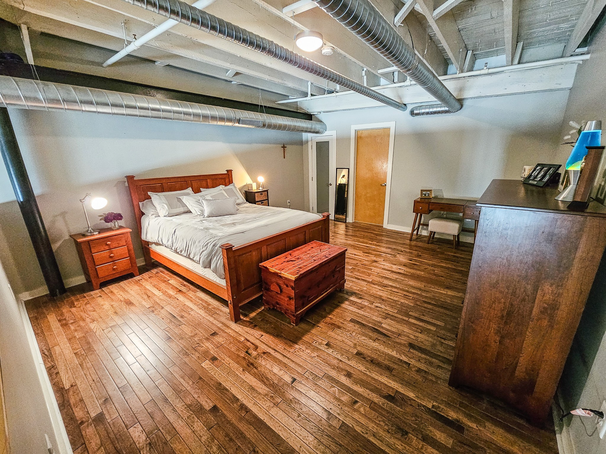 Nashville, Tennessee, 37219, United States, 2 Bedrooms Bedrooms, ,2 BathroomsBathrooms,Residential,For Sale,1743345