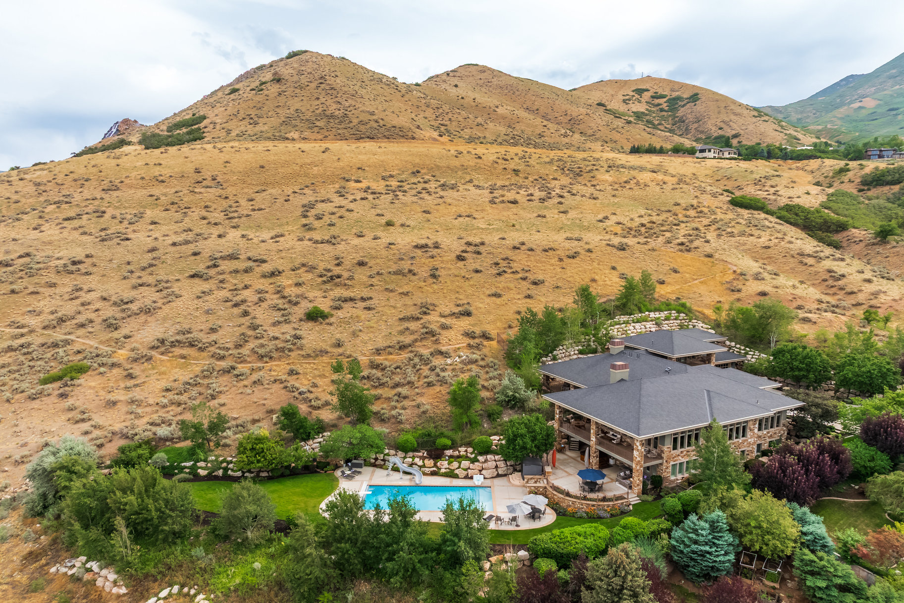  Timeless East Bench Craftsman Estate with Gated Entry, Expansive Light and Views - 物件實景